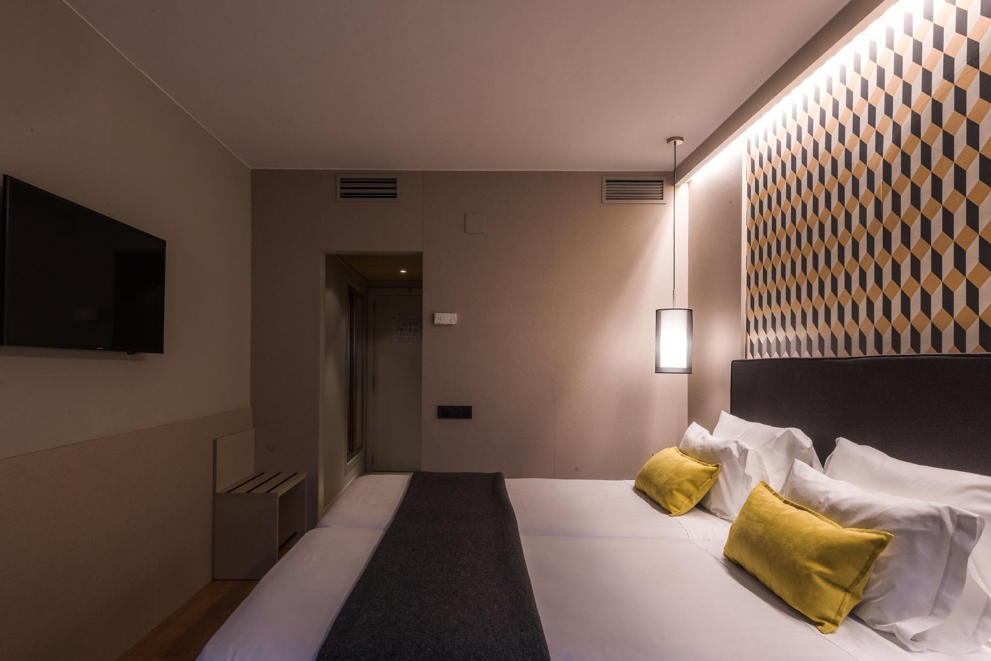 Up Rooms Vic Hotel エクステリア 写真