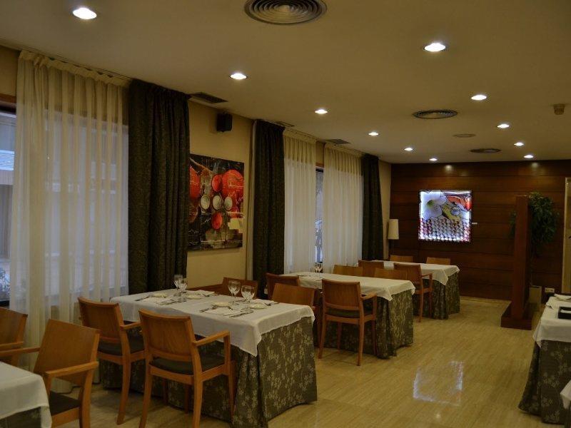 Up Rooms Vic Hotel エクステリア 写真
