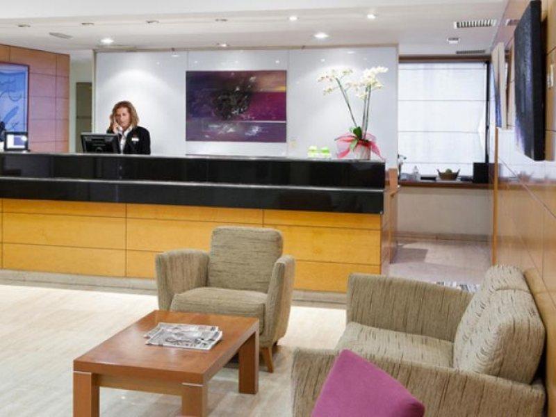 Up Rooms Vic Hotel エクステリア 写真