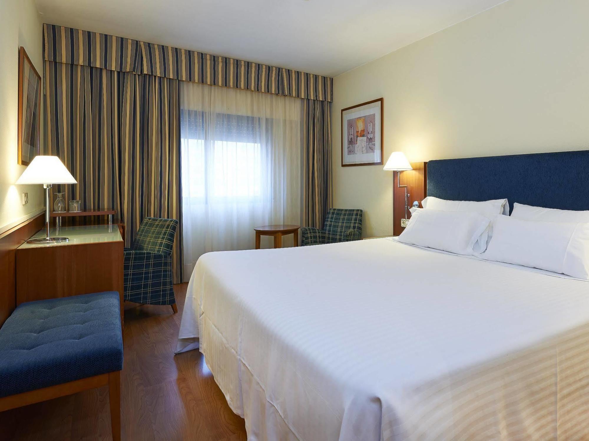 Up Rooms Vic Hotel エクステリア 写真